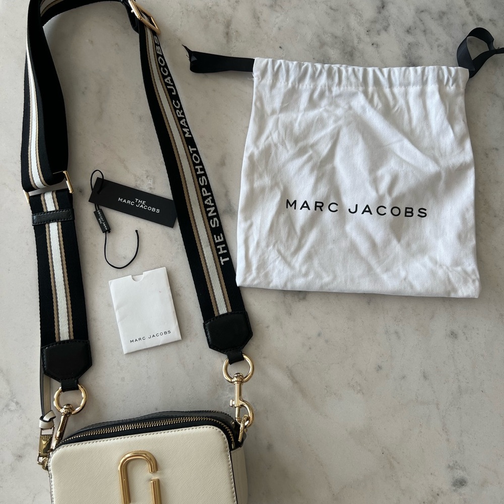 Marc Jacobs Snapshot Camera Bag in Black and White